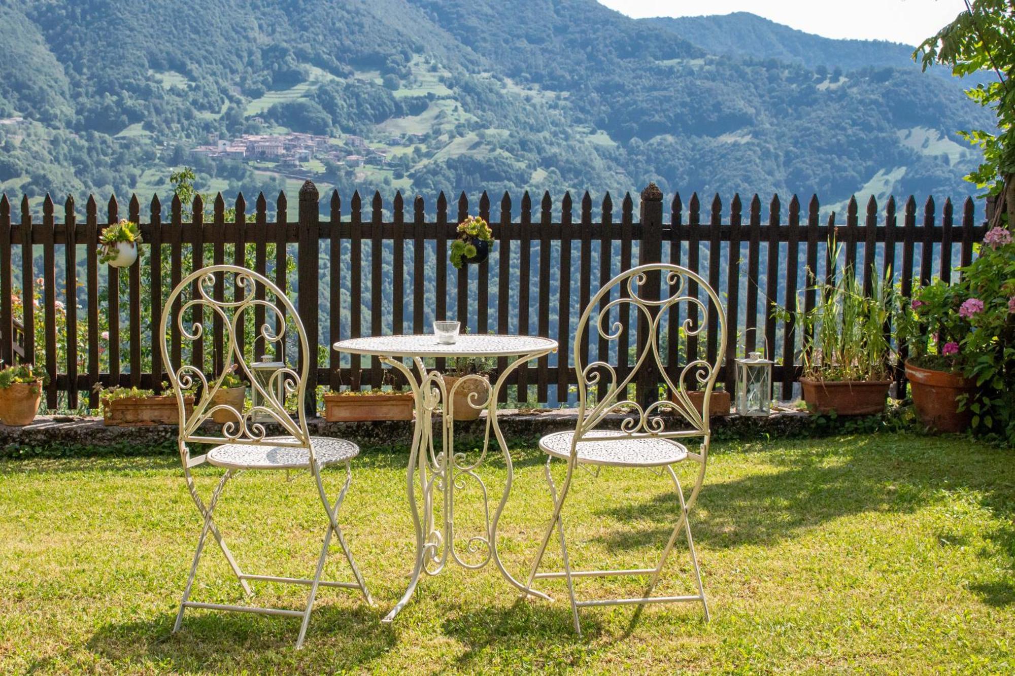 Bed and Breakfast A Casa Di Gianni E Mari Vestone Exterior foto